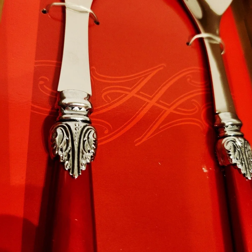 Cleopatra Holiday 2 pc Salad Serving Set Red Metal handle Open Box
